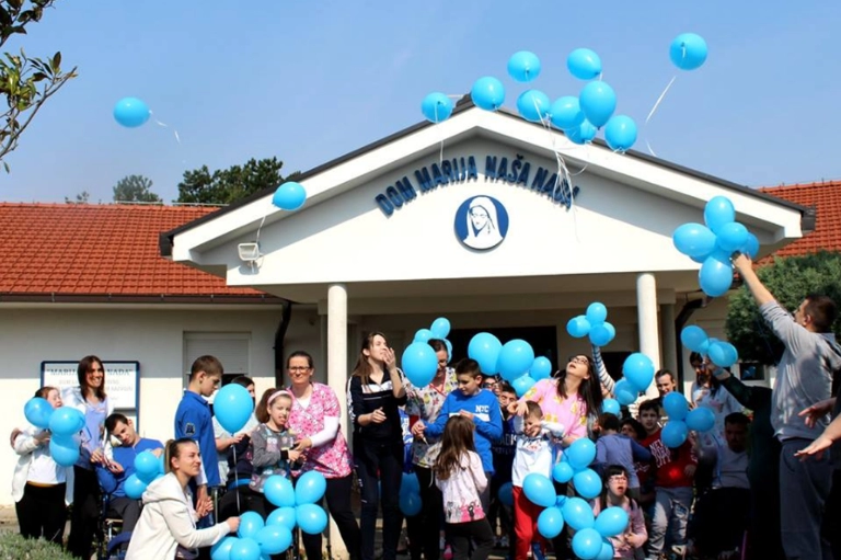 HUMANITARNI KONCERT: Fra Marin Karačić, Vanessa Mioč i ostali pjevaju za štićenike Doma 'Marija - Naša Nada'